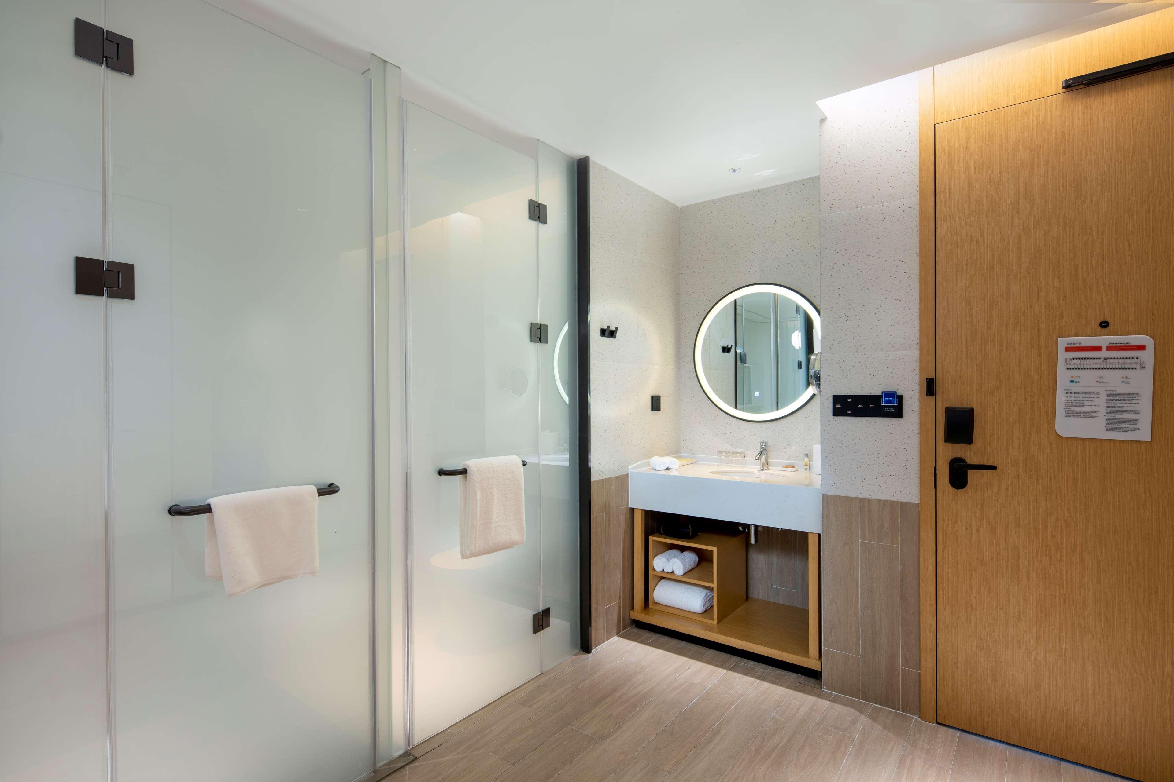 Hilton Garden Inn Shenzhen Nanshan Avenue Екстер'єр фото