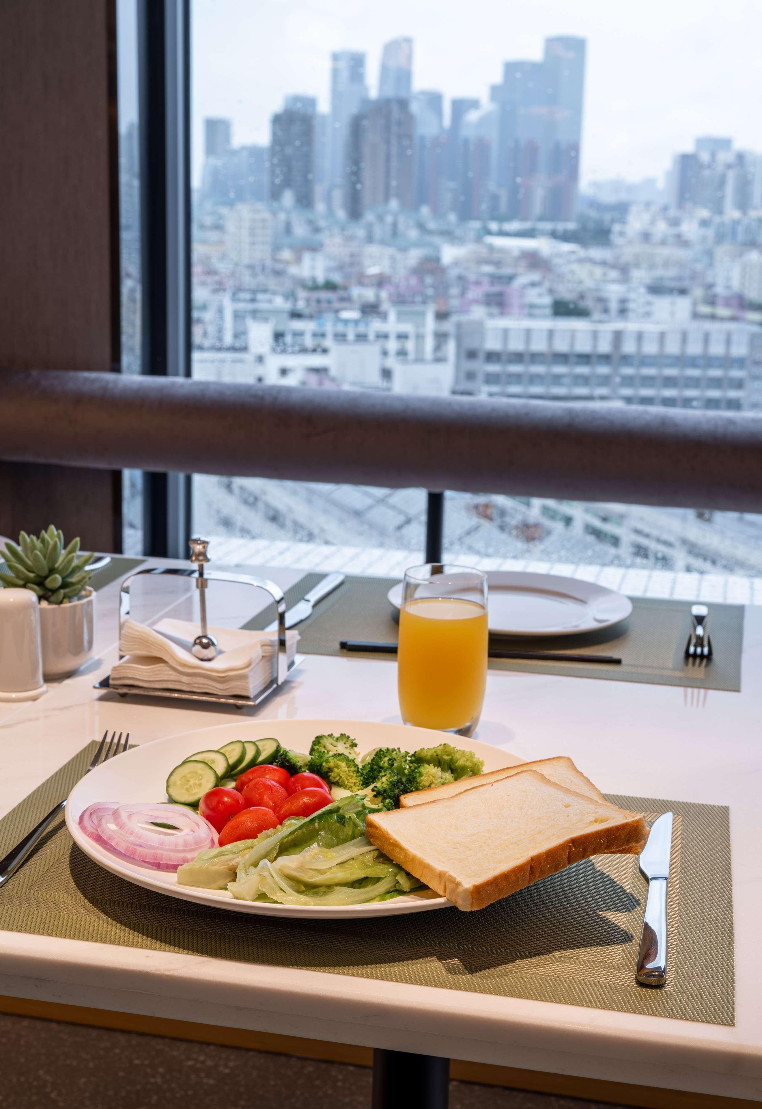 Hilton Garden Inn Shenzhen Nanshan Avenue Екстер'єр фото