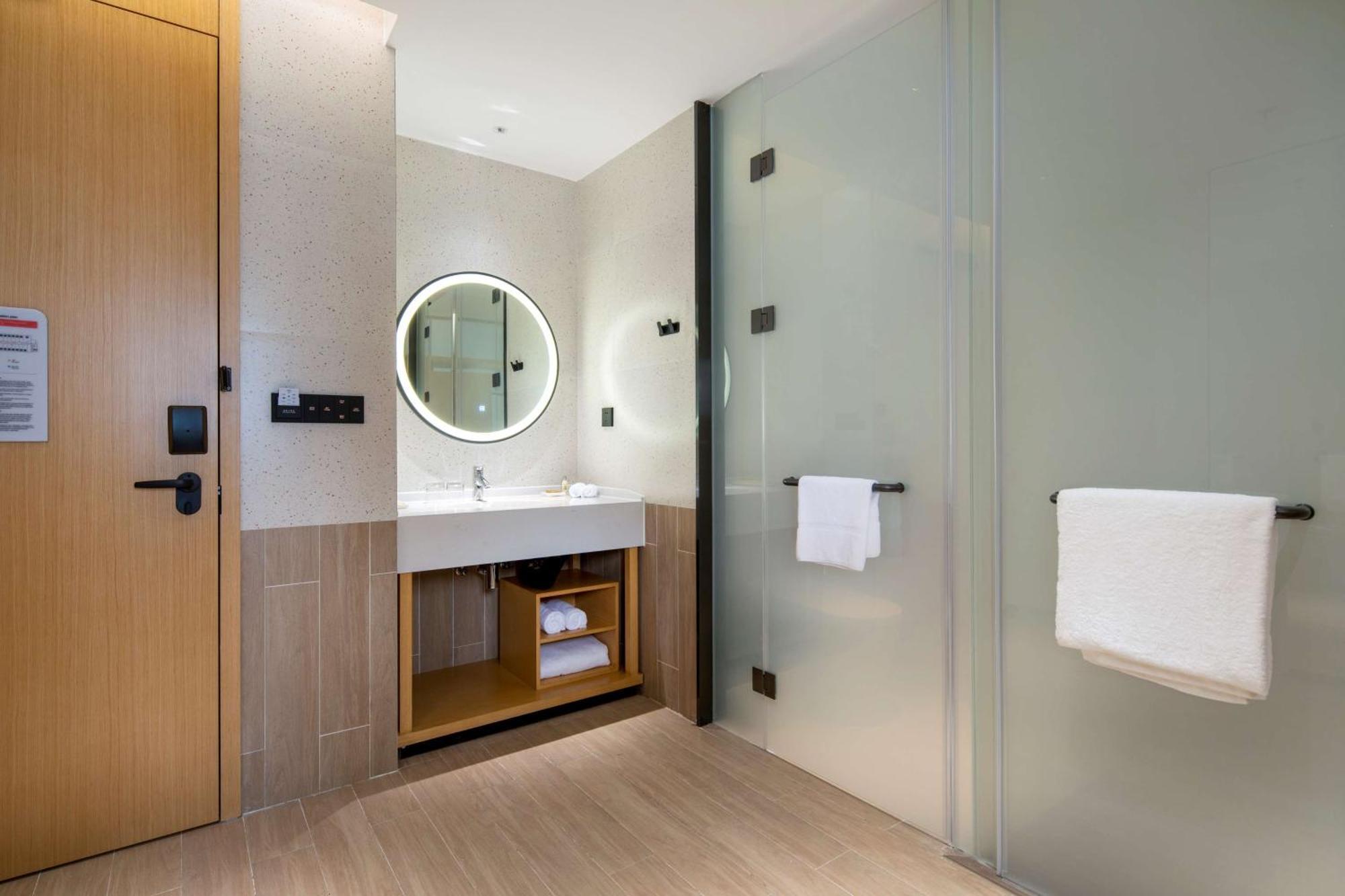 Hilton Garden Inn Shenzhen Nanshan Avenue Екстер'єр фото