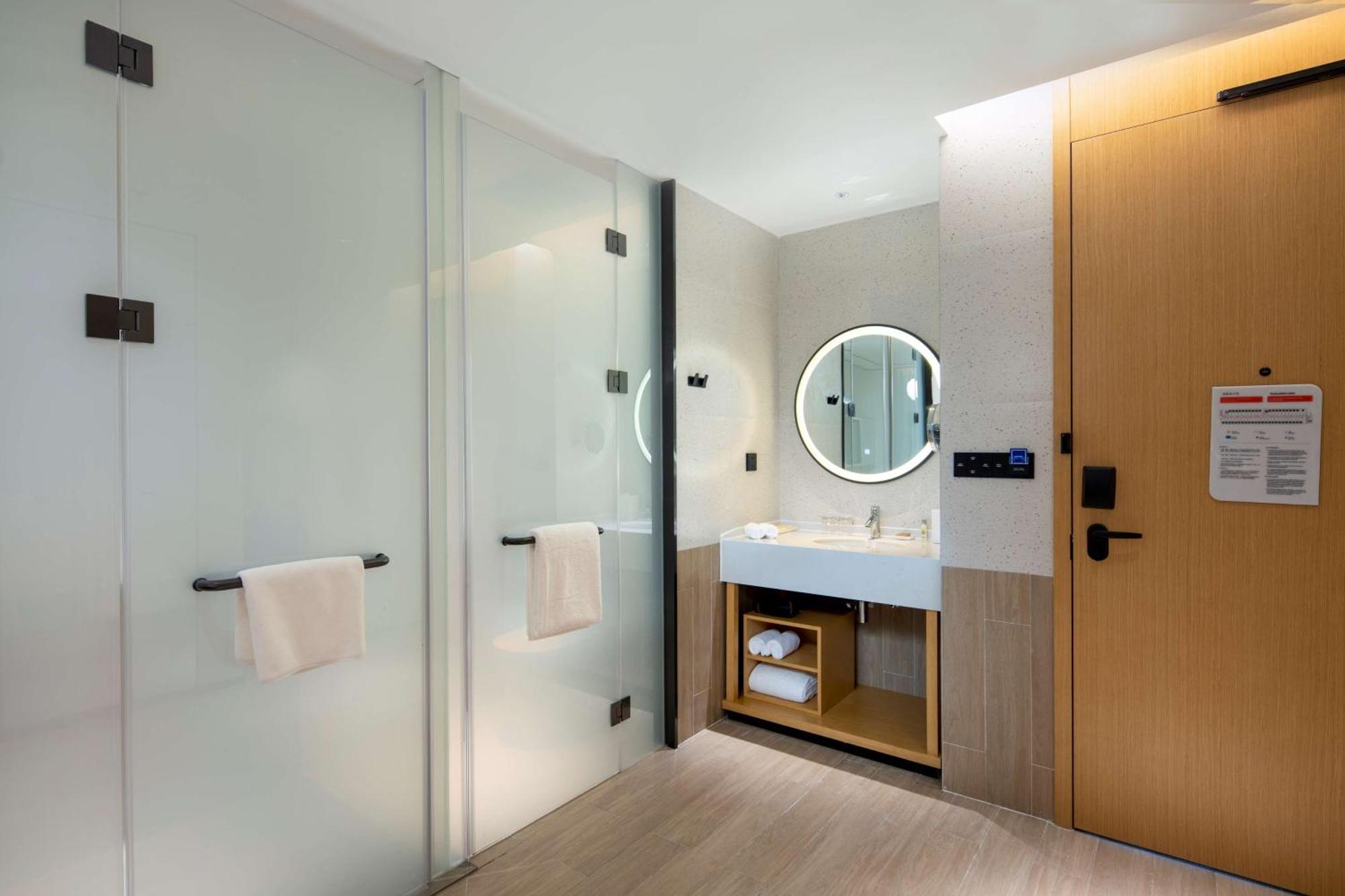 Hilton Garden Inn Shenzhen Nanshan Avenue Екстер'єр фото