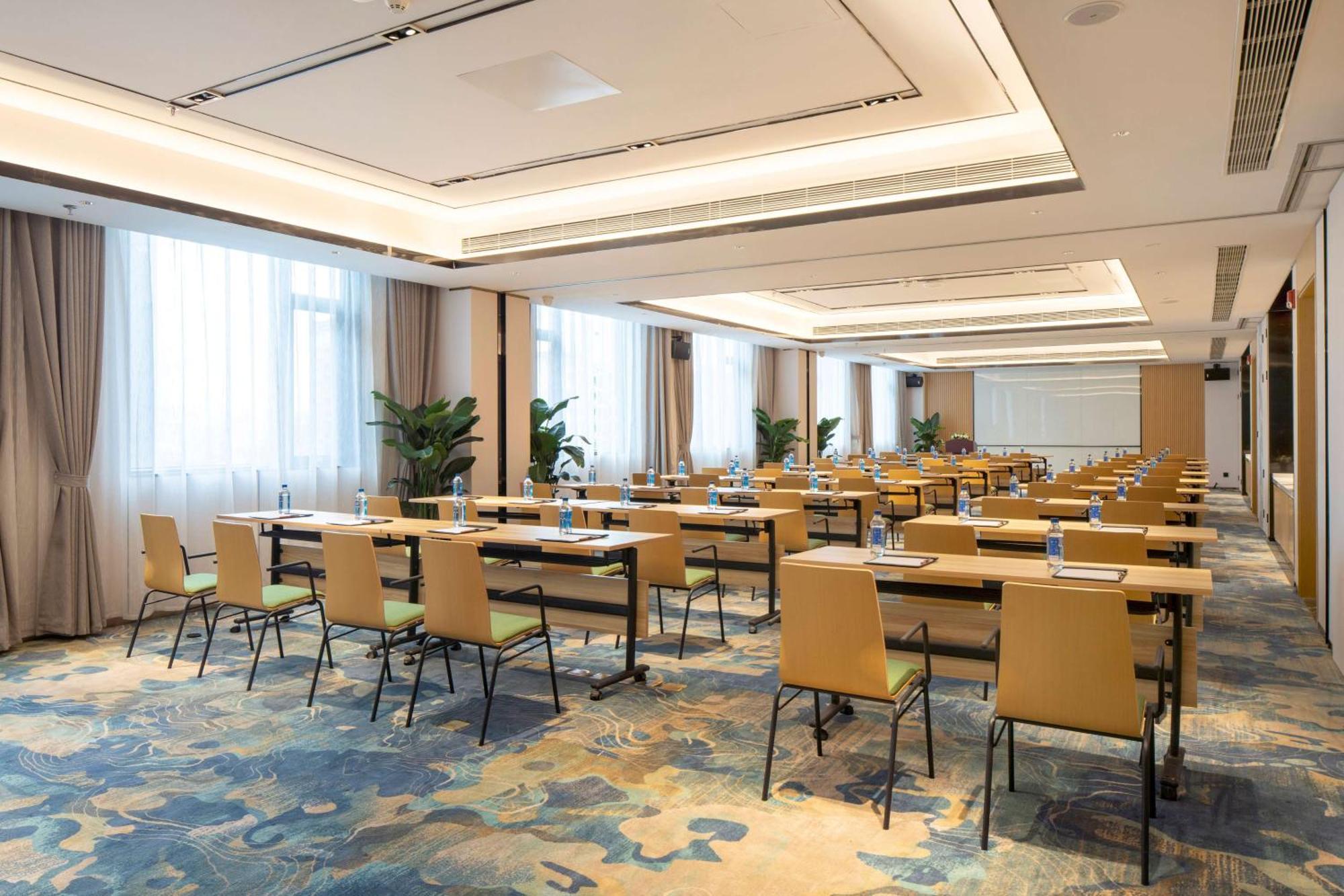 Hilton Garden Inn Shenzhen Nanshan Avenue Екстер'єр фото