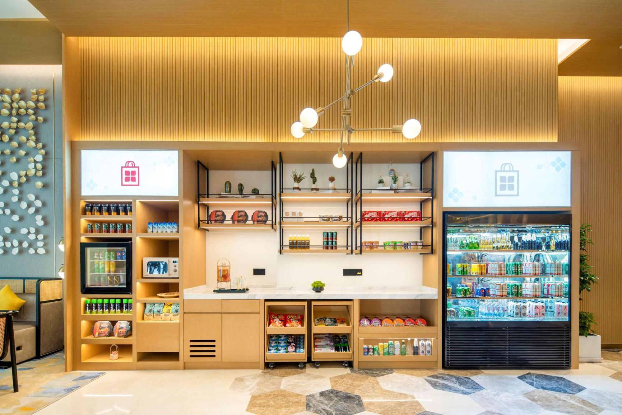 Hilton Garden Inn Shenzhen Nanshan Avenue Екстер'єр фото